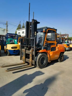 Chiếc xe nâng Toyota sử dụng dầu diesel, xe nâng động cơ đốt trong để xuất khẩu và bán